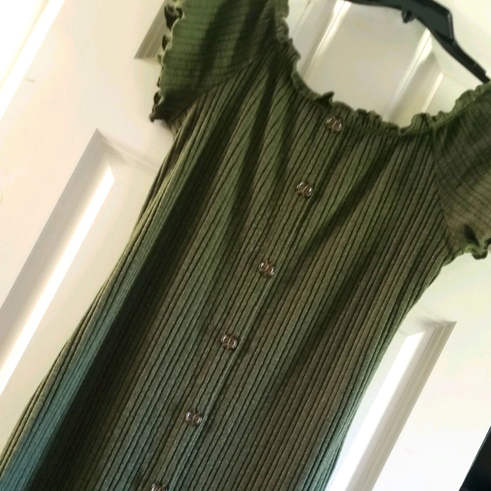 Ruched lettuce hem green dress